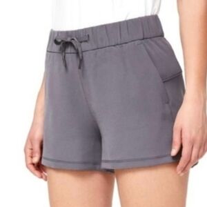 Lululemon Athletic Shorts On The Fly Woven Mid-Rise 2.5" Grey Womens Size 4